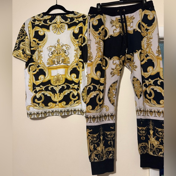 Versace Tribute Ss 92’ Baroque Print T Shirt Joggers Pants Set - Picture 2 of 16